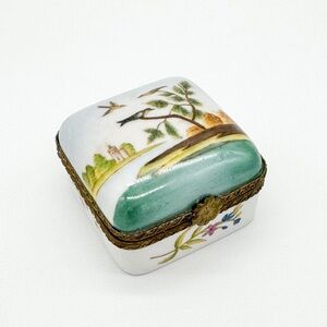 Vintage Chelsea House Trinket Pill Ring Box Countryside Scene Birds Trees River